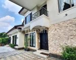 thumbnail-rumah-2-lantai-american-country-bintaro-1