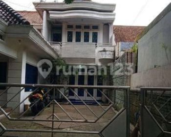 Rumah 2 Lantai Bagus SHM Untuk Tinggal Kantor Area Riau Bandung
