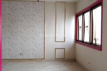 Ruko 3 lantai di mainroad Singgasana Mekarwangi