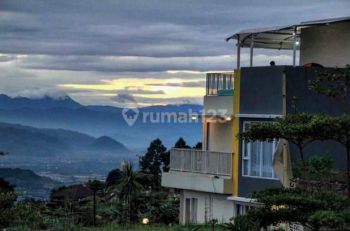 Rumah Nyaman View Gunung & view kota Bandung strategis 15 mnt Tol