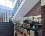 thumbnail-bu-cepat-rumah-2-lantai-minimalis-furnish-pakuwon-villa-valensia-11