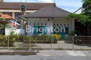 RUMAH 1 LANTAI DIJALAN UTAMA DEKAT RUMAHS SAKIT SANGLAH