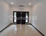 thumbnail-rumah-sudah-renovasi-semi-furnished-shm-di-pondok-indah-jakarta-selatan-1