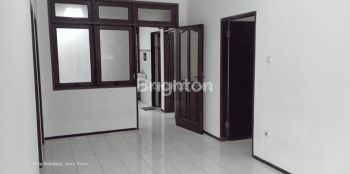 MANYAR, 1.5 LANTAI, KOSONGAN, HADAP UTARA