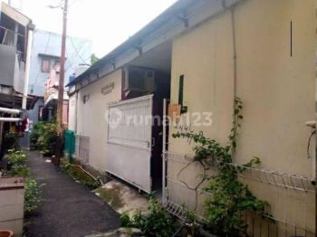 Dijual Rumah di Salemba cocok untuk Kost Kostan