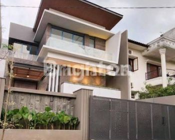 RUMAH MEWAH TAMAN GOLF CITRALAND dekat Graha Family