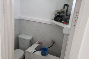 Disewakan Ruko 3 Lantai di Undaan Wetan