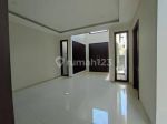 thumbnail-diual-rumah-baru-lux-setra-duta-2-lantai-bandung-9