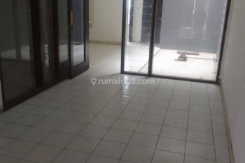 Ruang Usaha Dijual Lokasi Strategis di Cibadak