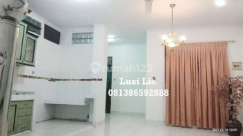 Rumah Jelambar Semi Furnished Rapi,bisa Masuk Mobil