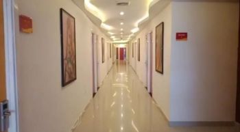 hotel aktif di depan jalan tol arah ke malang batu tinggal melanjutkan