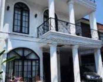 Rumah 3 Lantai Bagus SHM di Komplek Pelangi, Antapani Bandung