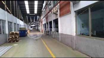 Usaha disini bakalan bikin kamu jadi kaya raya,tempat strategis di Moch Toha