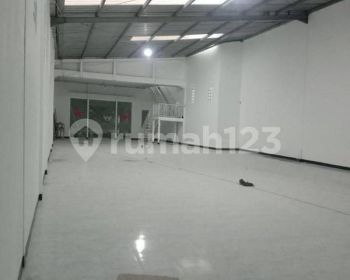 Dijual Gudang Bagus 3 Lantai Siap Pakai Dekat Tol di Parung Serab