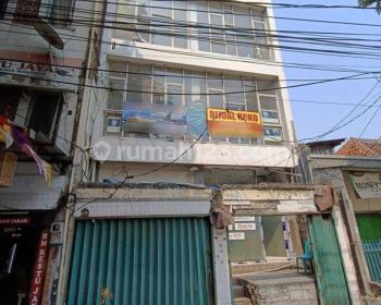 Ruko gandeng 4 lantai Yos Sudarso hadap Timur dan Jalan Raya