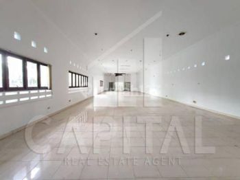 Ruang Usaha Cocok untuk Kantor, Bank, Butik atau Usaha Lainnya