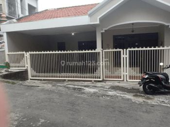 Disewakan Rumah Siap Huni Di Manukan Krido Surabaya Kt