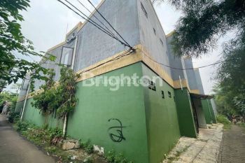 kosan 2 lantai strategis ditaman tekno BSD Tangerang Selatan