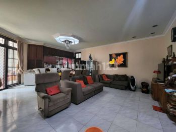 Rumah siap huni diperumahan elite intercon kebon jeruk