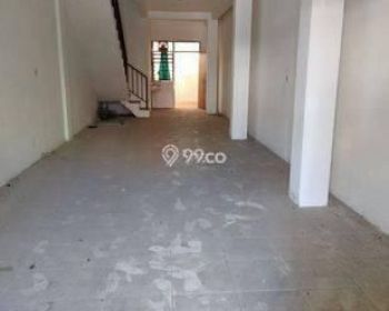 Ruko 2 ¹/² Lantai, Di Siwalankerto, Lks Pinggir Jalan, 100 M Utara Kampus Petra