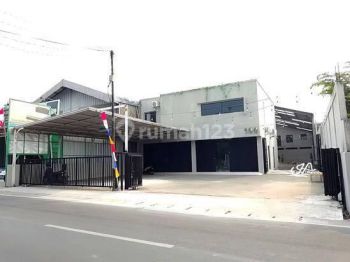 DDIJUAL CEPAT BANGUNAN KOMERSIAL PINGGIR JALAN UTAMA COCOK UNTUK USAHA DAN DI