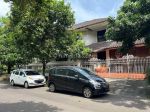 thumbnail-rumah-halaman-luas-dan-asri-lokasi-nyaman-di-bintaro-jakarta-selatan-0