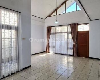 Rumah Disewakan Modern Nyaman di Babakan Jeruk