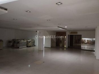 Disewakan Ruko Gandeng Wahid Hasyim Jakpus 1188m2 4 Lantai Rapi