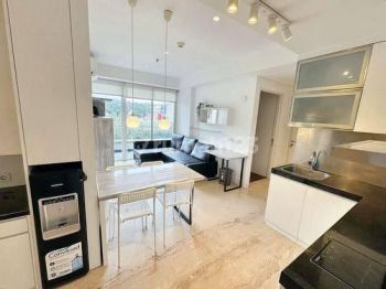 Sewa Apartemen Keren  Tiga Kamar Tidur di Landmark Apartemen