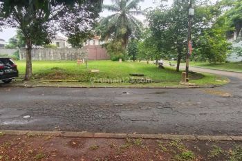 Kavling depan taman Boulevard di Anggrek Loka BSD City