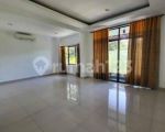 thumbnail-rumah-modern-asri-taman-besar-dengan-kolam-renang-green-cove-bsd-6