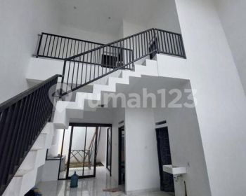 Dijual Rumah Baru Cantik di Jalan Kembar Bandung