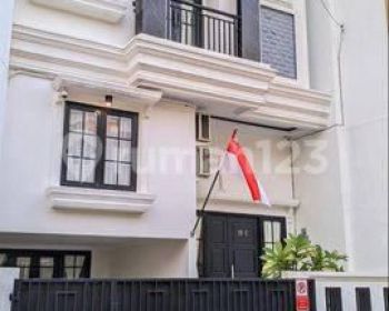 Rumah Sewa Cocok Konten Islami Berdampingan Mesjid di Jaksel