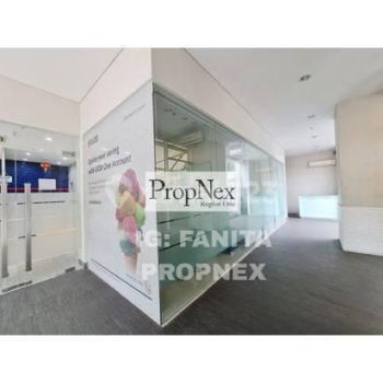 Gedung Kantor di Jl Wolter Monginsidi, Kebayoran Baru, Jakarta Selatan