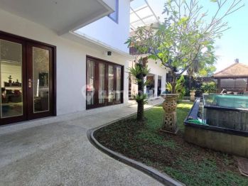 4 Bedrooms Villa With Nice Garden Near Toll Gate Nusa Dua