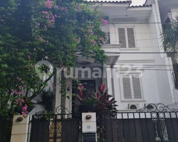 Disewakan Rumah Mewah di Pondok Indah Lt 340m 5 Kt, Ada Kolam Renang Semi Pantry