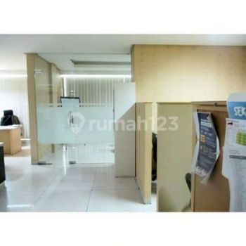gedung kantor 5 lantai di jln ciputat raya keb.lama jaksel