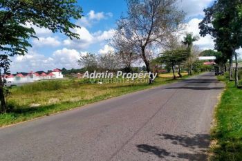 Pekarangan di Prambanan, Dekat Lapangan Kemudo