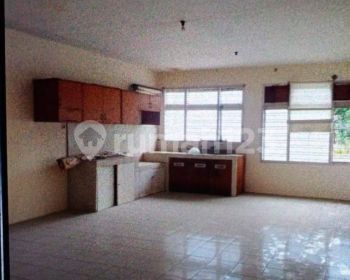 Ruko luas siap usaha di Lengkong Besar