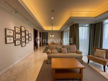 Apartemen Botanica 2 Kamar Tidur, 153 Sqm, Furnished Bagus