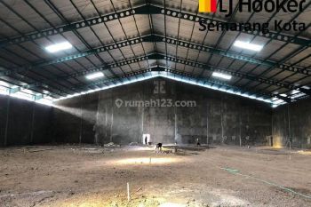 Gudang Baru di Kawasan Industri Candi