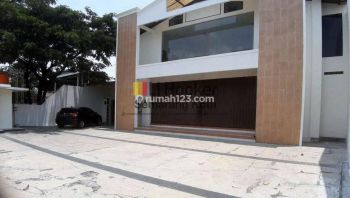Gudang Dan Kantor di Jalan Raden Patah