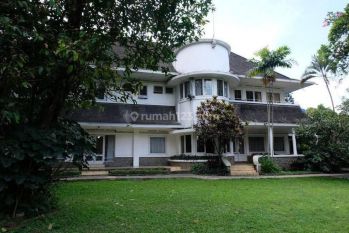Rumah di Sayap Dago Bandung dengan Luas Tanah 5468 m²
