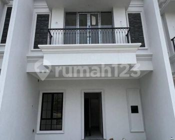 Rumah 2lantai strategis dkat taman merdeka depok Free biaya no DP