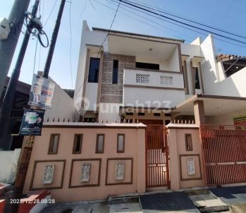 Rumah 3 Lantai di Komplek Margahayu Raya Belakang Metro Mall