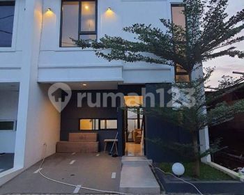Dijual Rumah Dalam Komplek Dekat Stasiun Depok