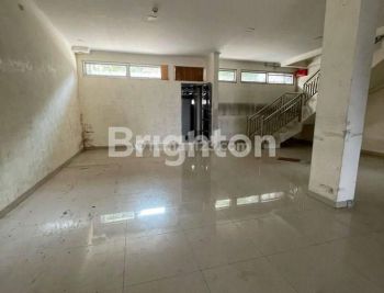 RUKO STRATEGI AREA PASAR MINGGU