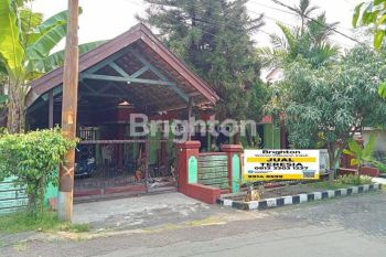 Rumah Luas Hook di Rungkut Harapan