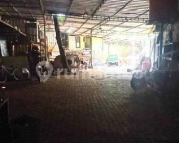 Tanah Luas 465 meter Bonus Rumah di Dekat Pasar Modern Dan Tol BSD