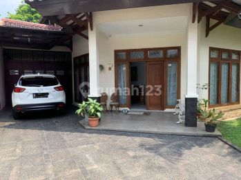 Rumah besar plus bangunan terpisah untuk kos2 an di lingkungan bintaro Jaya 7